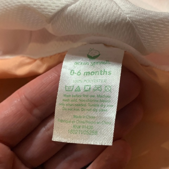 Green Sprouts baby sun hat w/ UPF protection - Picture 4 of 4